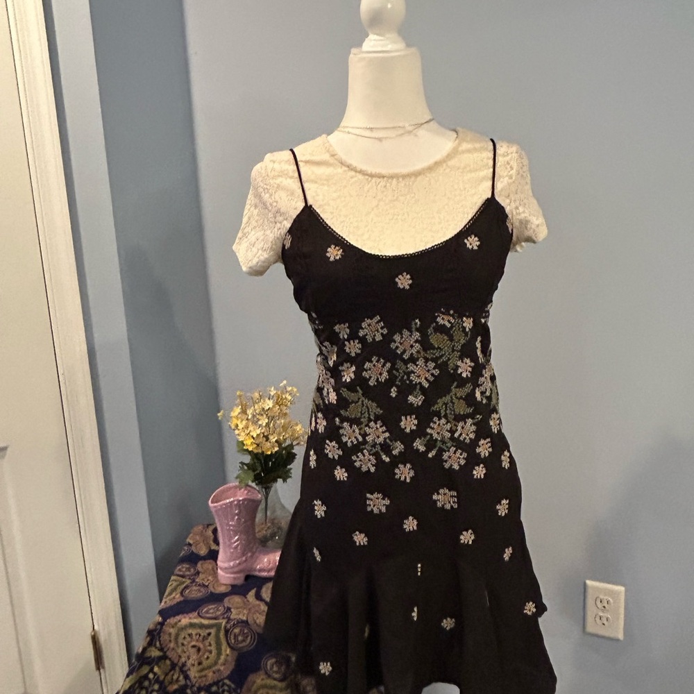 NWT kimchi blue embroidered dress